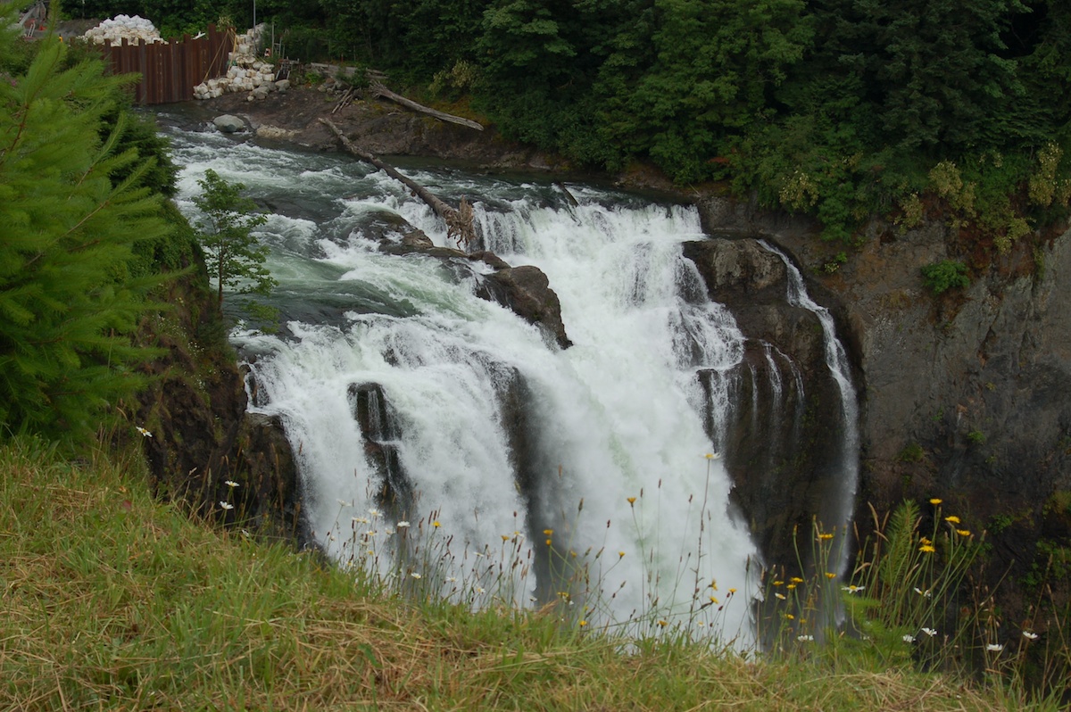 snoqualmie-falls-oatmeal-pancake-waffle-mix